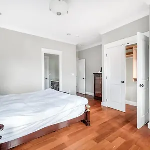 Homestay Lover's In, Vancouver