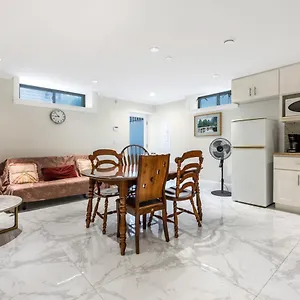 Holiday home Modern Retreat Near Vancouver's Attractions, Vancouver
