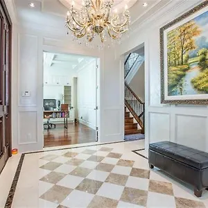 Homestay Luxury, Vancouver