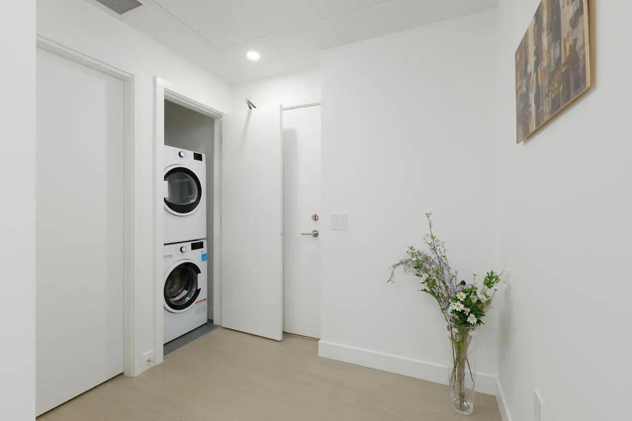 Cozy 2-Bedroom Condo In Vancouver Apartment
