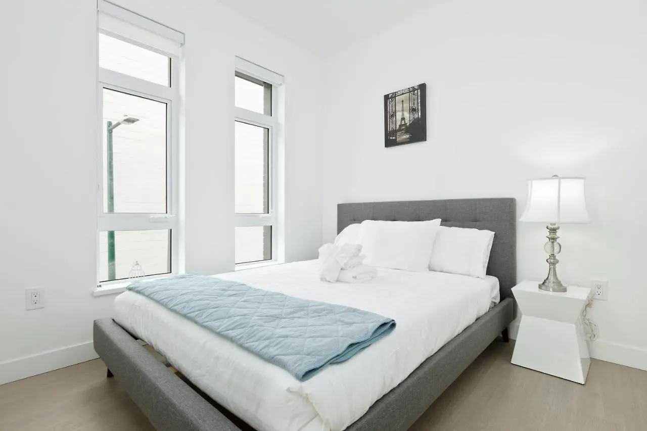 Cozy 2-Bedroom Condo In Vancouver